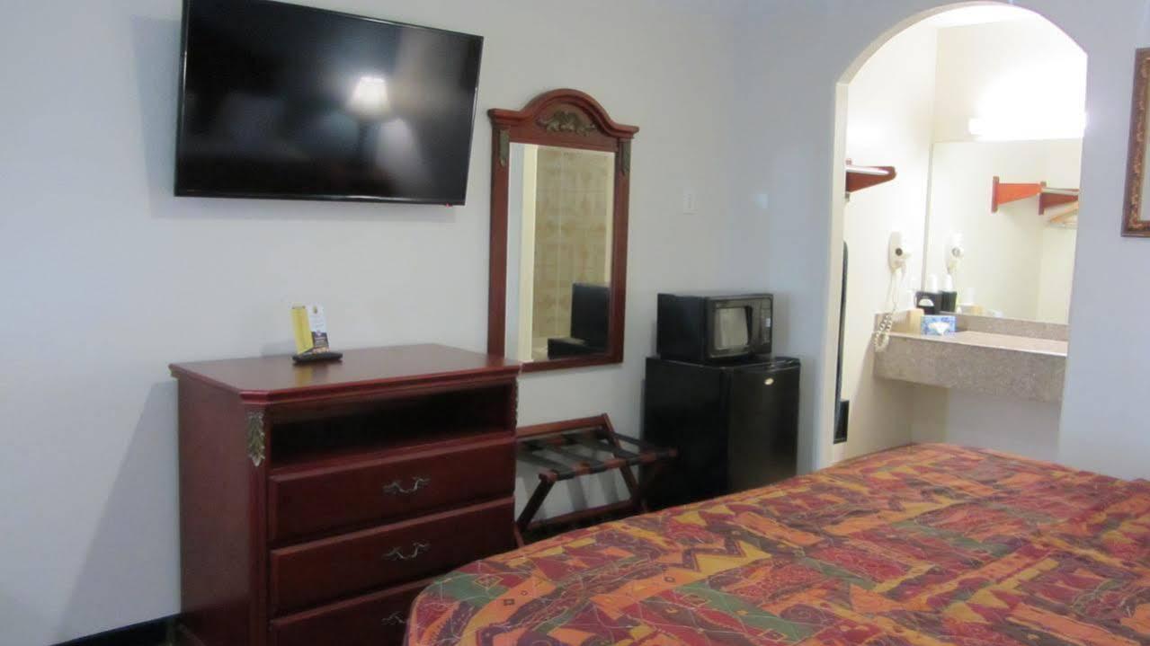 Regency Inn Porter エクステリア 写真
